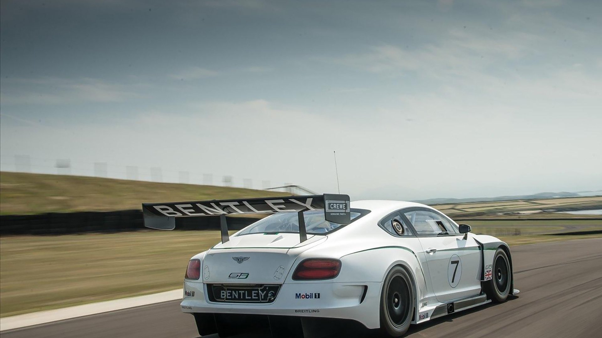 “超越极限：车手在极端环境下的血性展现”，超越极限2021