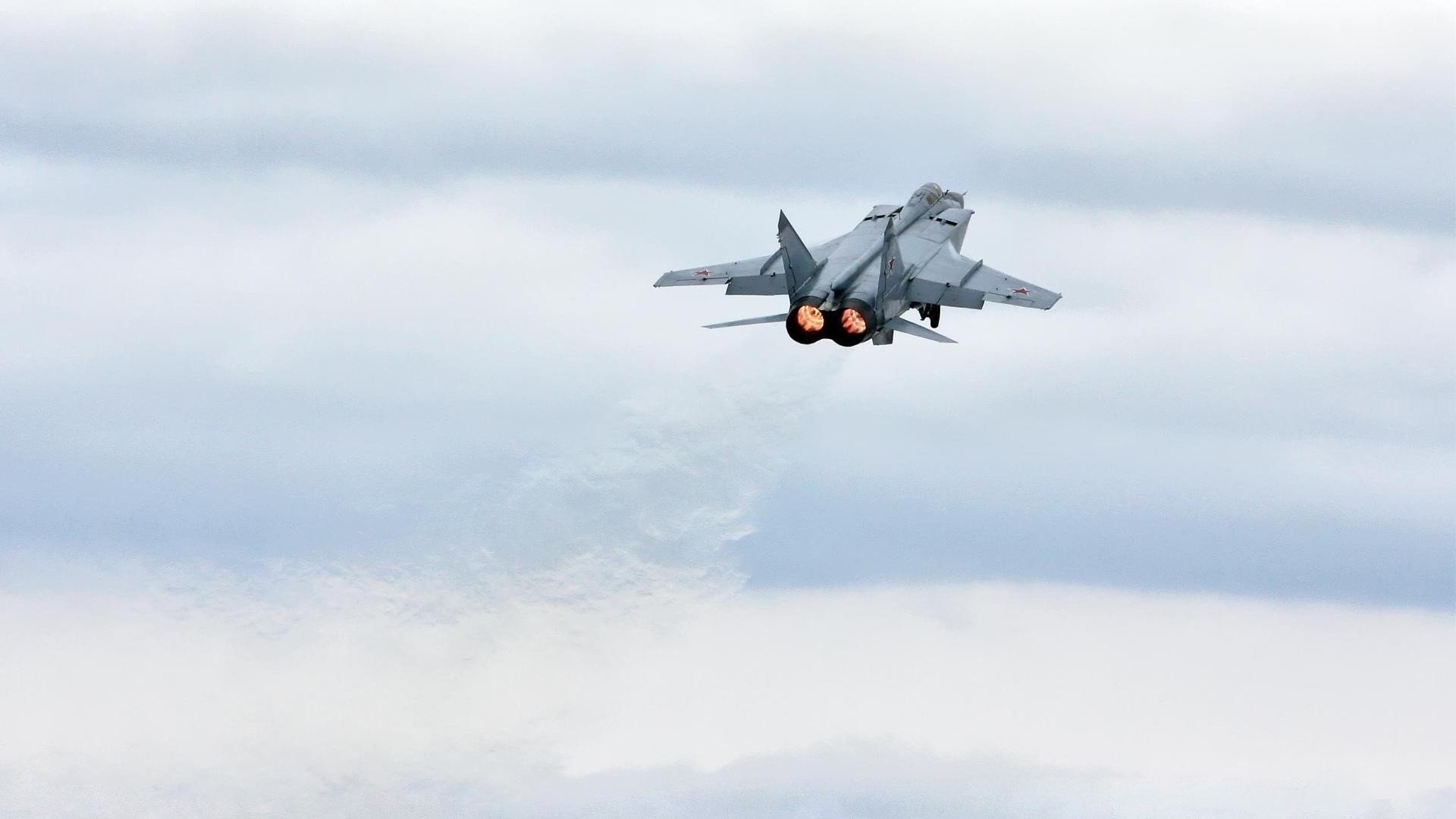 开云体育下载-中超精彩瞬间回放，激烈对抗不断升级，中超精彩集锦