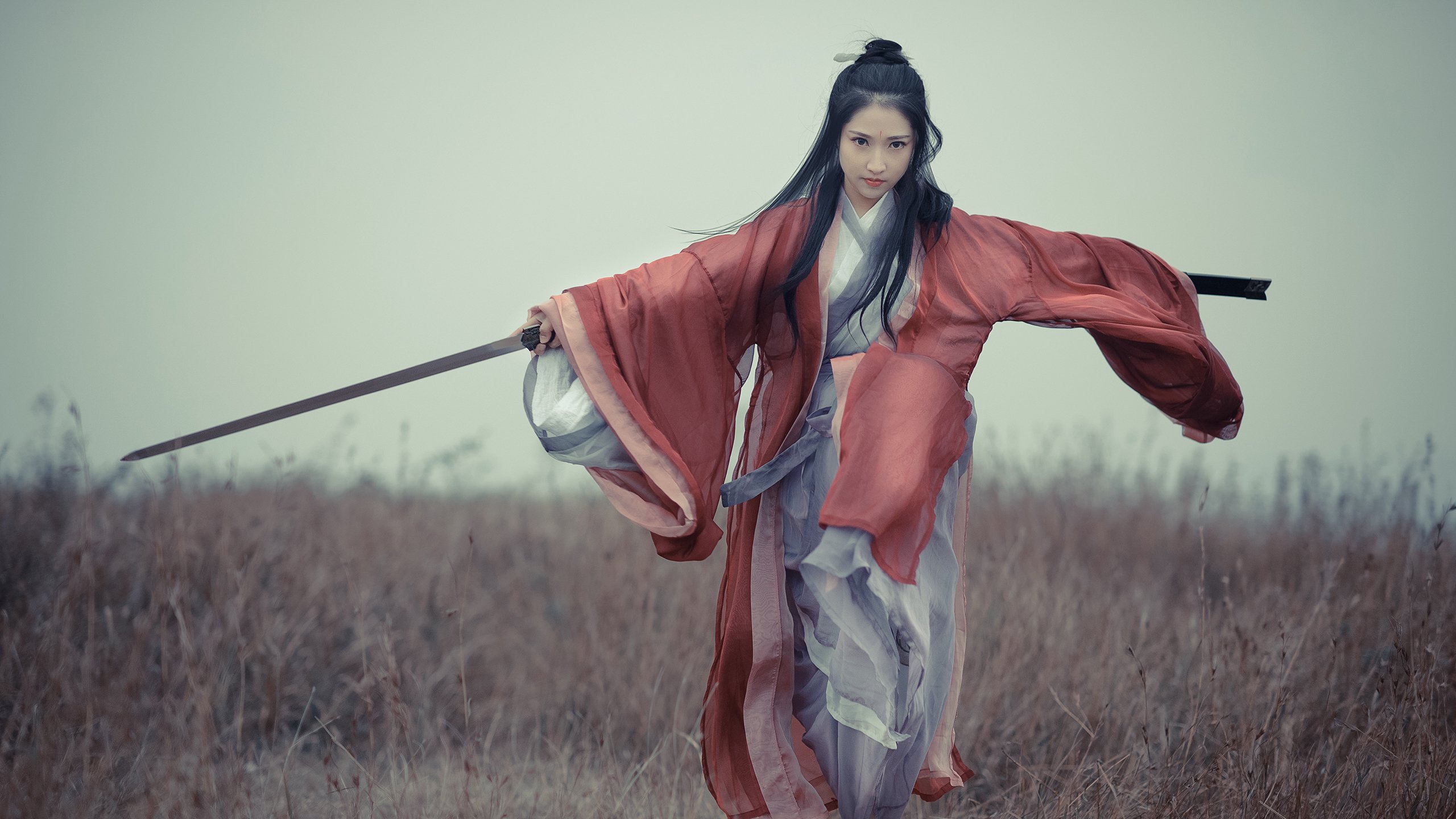 东契奇压哨上篮助队险胜热火，东契奇伤势